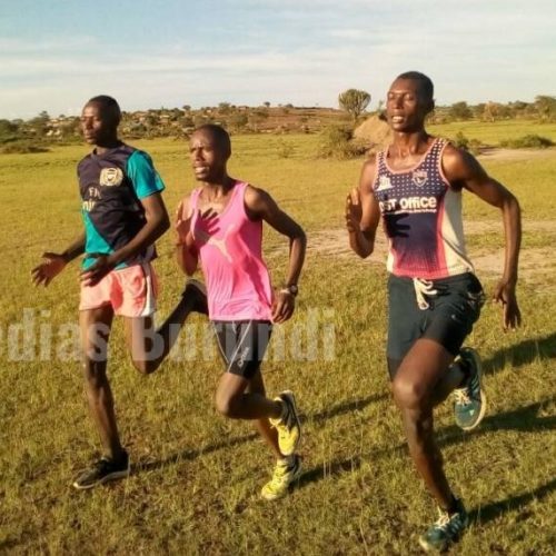 Nakivale (Ouganda) : des Jeunes athlètes, réfugiés burundais au camp demandent un sponsor pour ne pas rater des compétitions en Ouganda