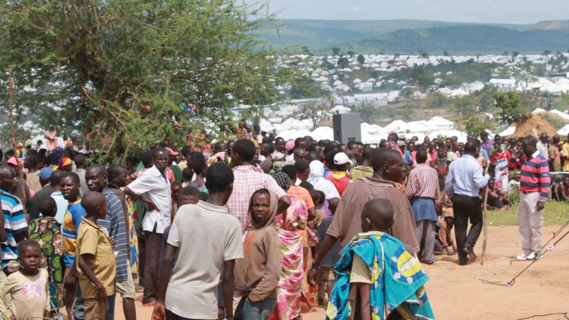 Rwanda : distribution des cartes mutuelles aux réfugiés urbains
