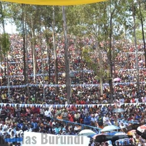 PHOTO DE LA SEMAINE – Des milliers de catholiques rassemblés au sanctuaire Mugera