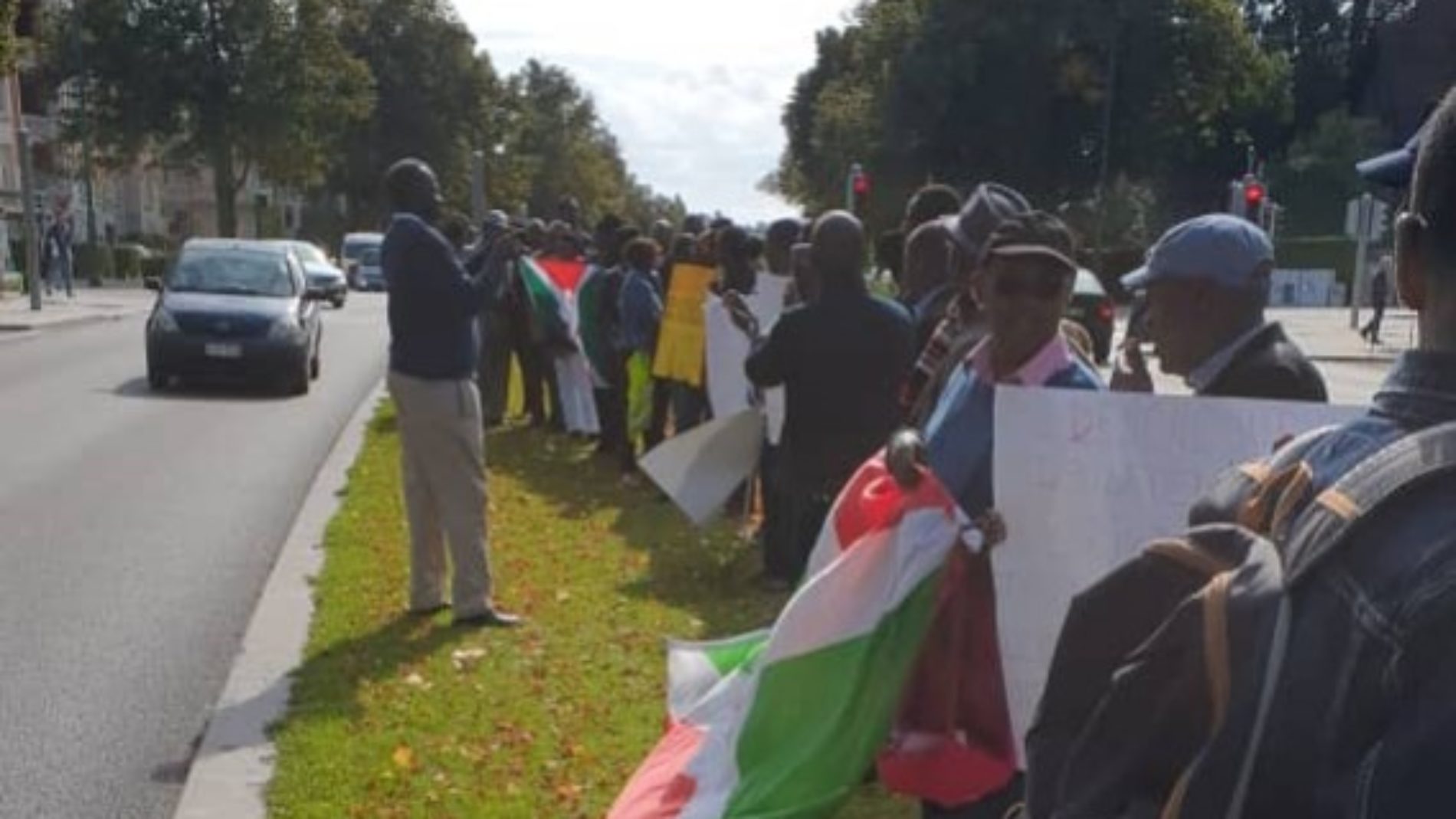 PHOTO DE LA SEMAINE – Bruxelles (Belgique) : des Burundais demandent à la Tanzanie de ne pas refouler leurs compatriotes