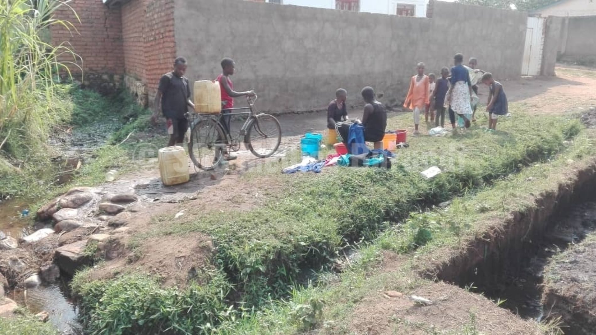 Makamba (Sud du pays) : Manque criant d’eau potable au quartier Kigwati 1, les habitants obligés de s’approvisionner dans des marais