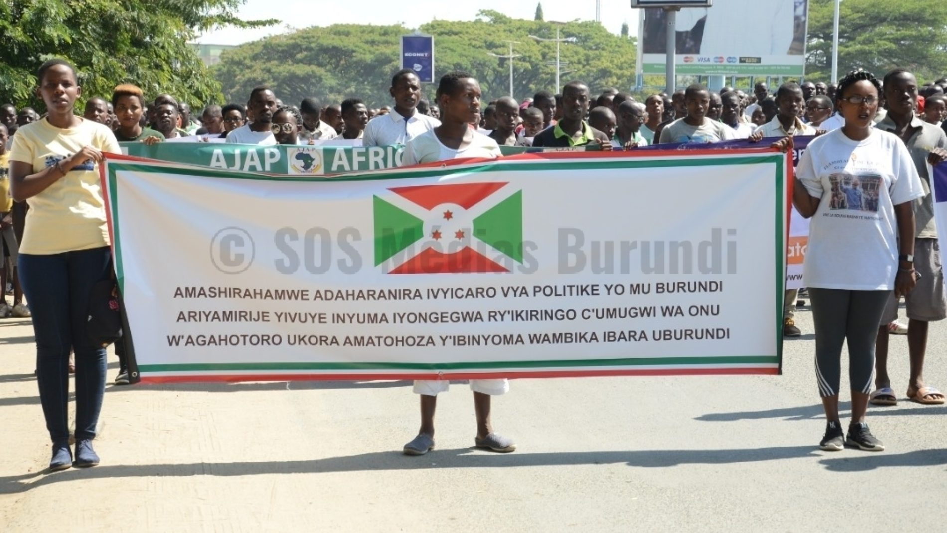 Burundi : la société civile proche du pouvoir manifeste contre la commission de Diène