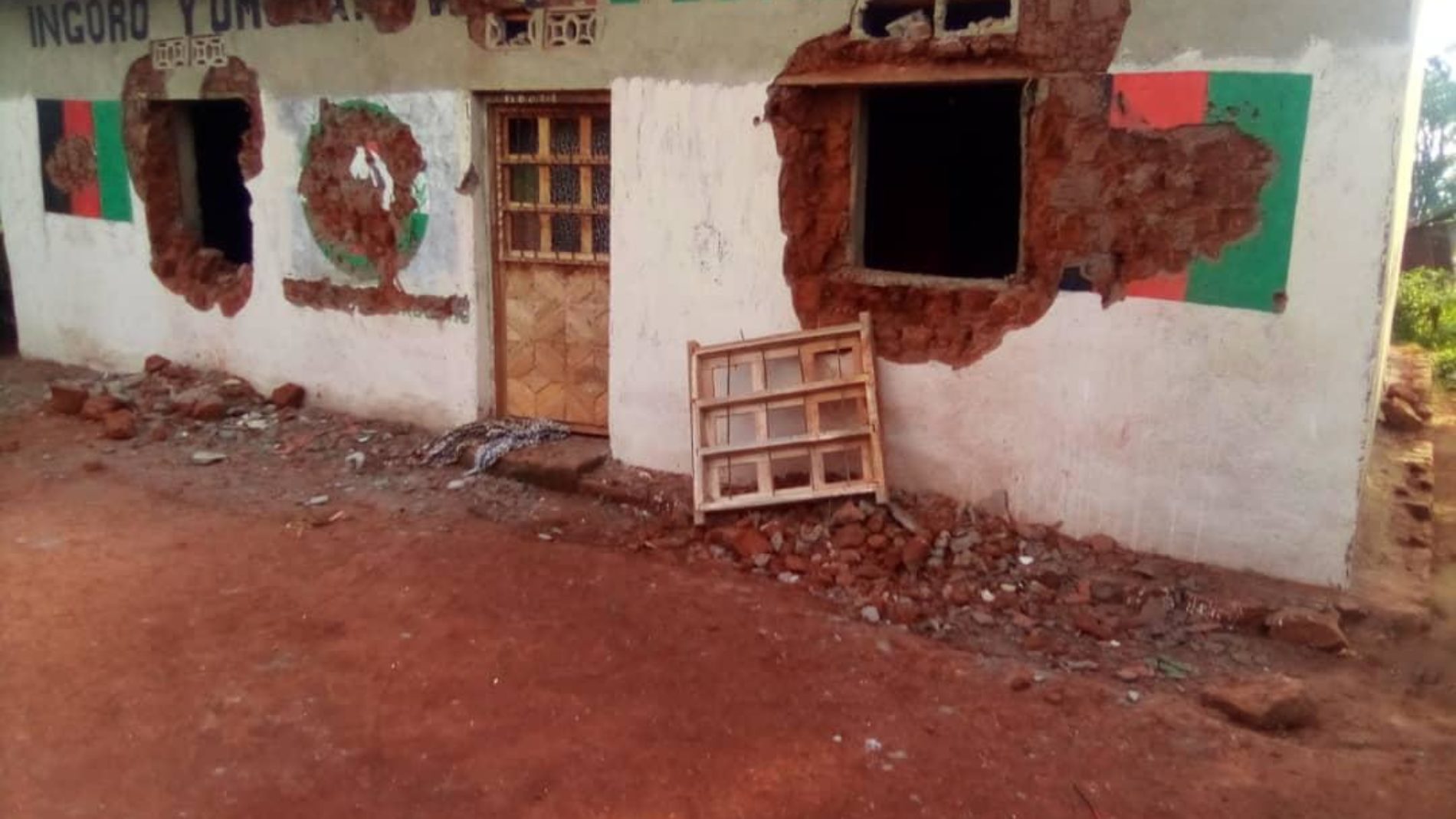 Burambi( Rumonge) /Muyinga : Deux  permanences du parti CNL en construction démolies