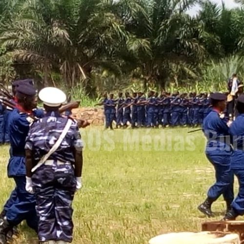 Bubanza : Le président Pierre Nkurunziza met en garde les policiers qui roulent pour les colons