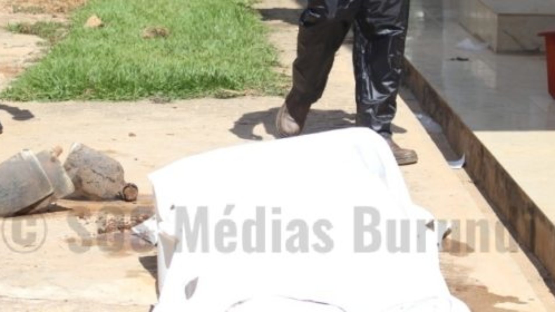 Un policier tué au domicile du général Ndirakobuca patron du SNR