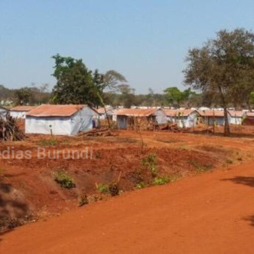 Mtendeli (Tanzanie) : distribution d&rsquo;aides aux enseignants et personnes âgées