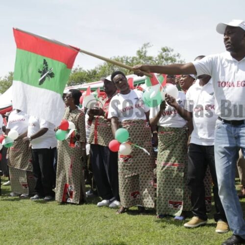 Nduta : un réfugié burundais surpris avec un drapeau du CNDD-FDD
