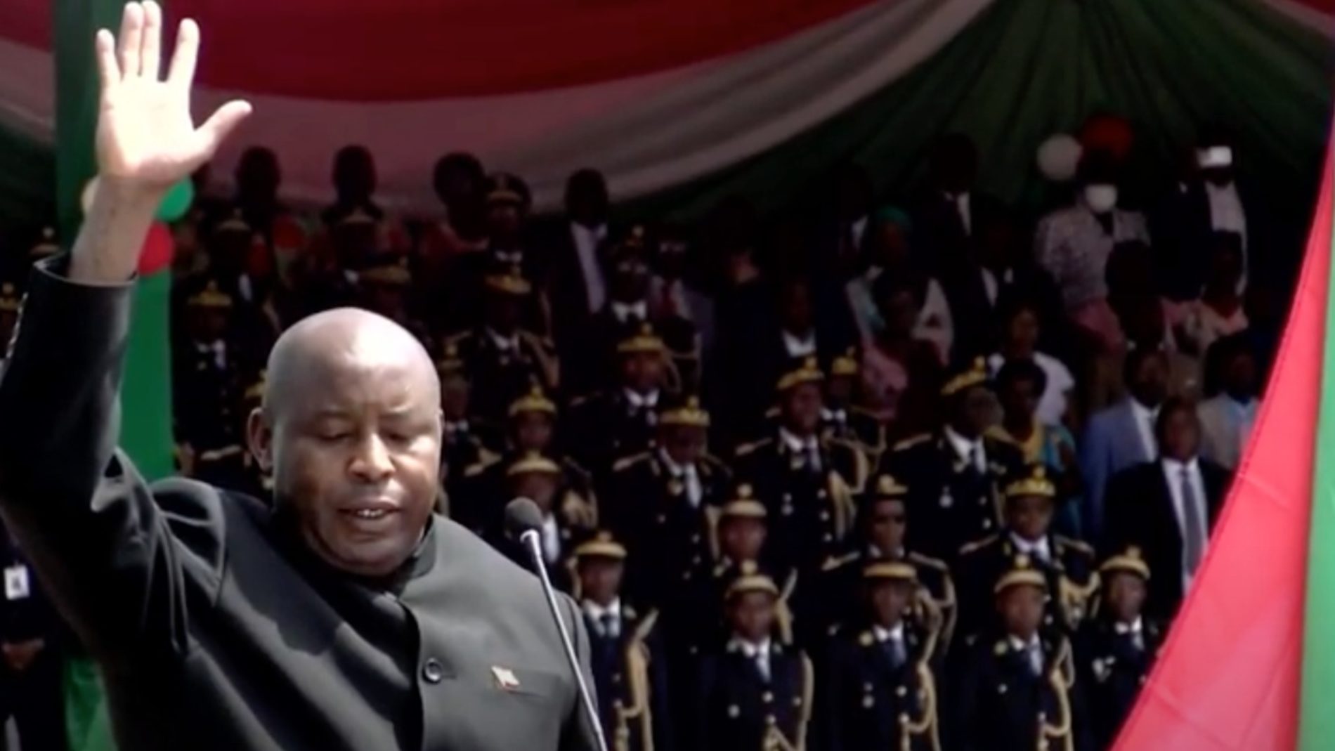 Évariste Ndayishimiye demande aux pays étrangers de ne pas s’immiscer dans les affaires burundaises
