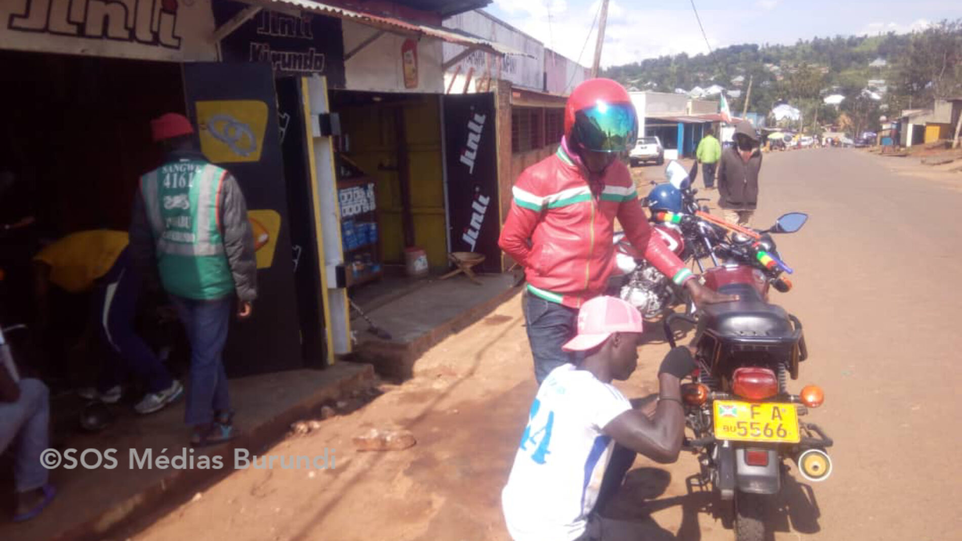 Kirundo : la police traque dangereusement les motards