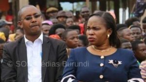 Kazohera et son épouse lors de l'inauguration de l'école paramédicale de Nyarusange(Gitega), que le couple a financée