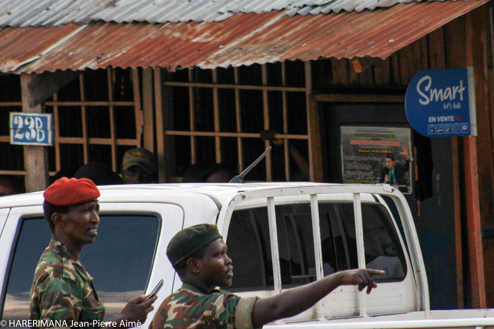 Gnl Cyrille Ndayirukiye, en béret rouge