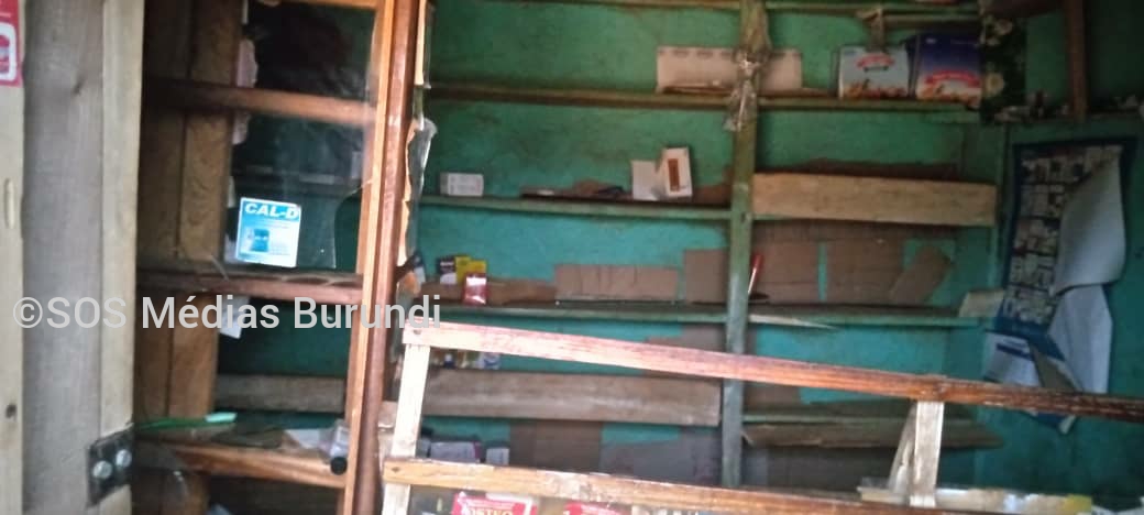Une boutique pillée par des hommes armés à Ndayla