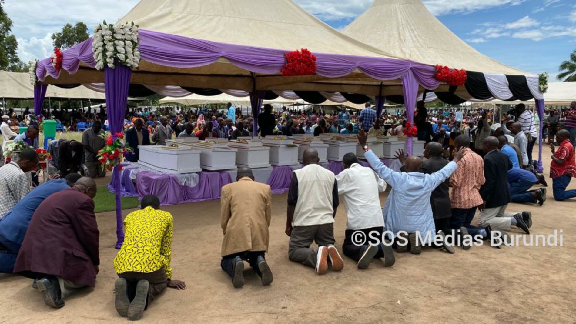 RDC-Ituri : inhumation des personnes tuées au village Shari, les notables de la communauté Hema mettent en garde le gouvernement central