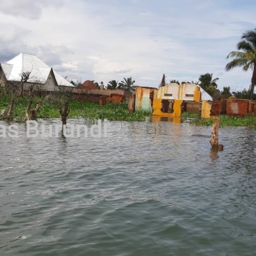 Rumonge : la montée des eaux du lac Tanganyika paralyse les activités