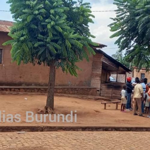 Gitega : une grenade explose, les renseignements achèvent un blessé (témoignages)
