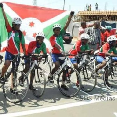 Photo de la semaine – Burundi : Adelphine Nimfasha, l&rsquo;as du vélo