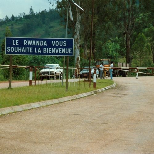Kayanza : des chauffeurs ont hâte de reprendre leurs activités à la frontière avec le Rwanda