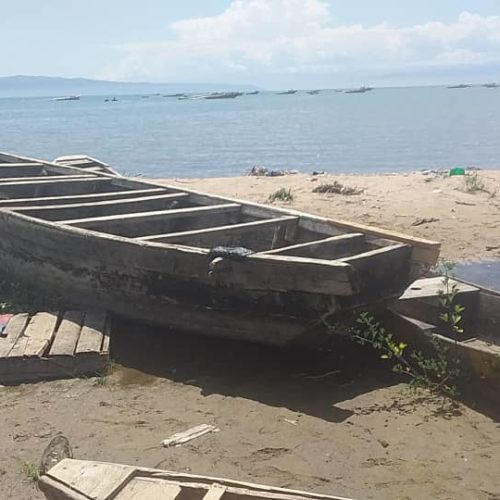 Rumonge : un vent violent détruit une soixantaine de bateaux de pêche