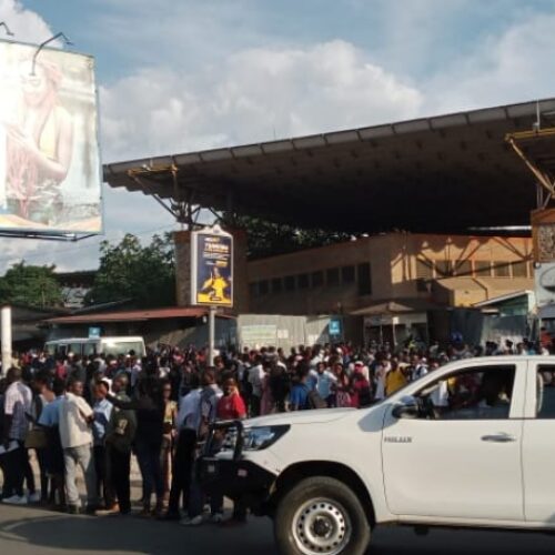 Photo de la semaine-Bujumbura : le manque de bus de transport en commun atteint son paroxysme
