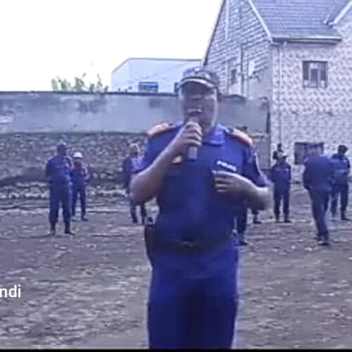 Photo de la semaine : RDC (Nord-Kivu) : le commissaire provincial de la Police demande la population d&rsquo;user de machette pour contrer les rebelles du M23