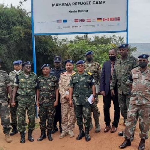 Camps de réfugiés burundais : visite d’une délégation militaire de la région des Grands-Lacs