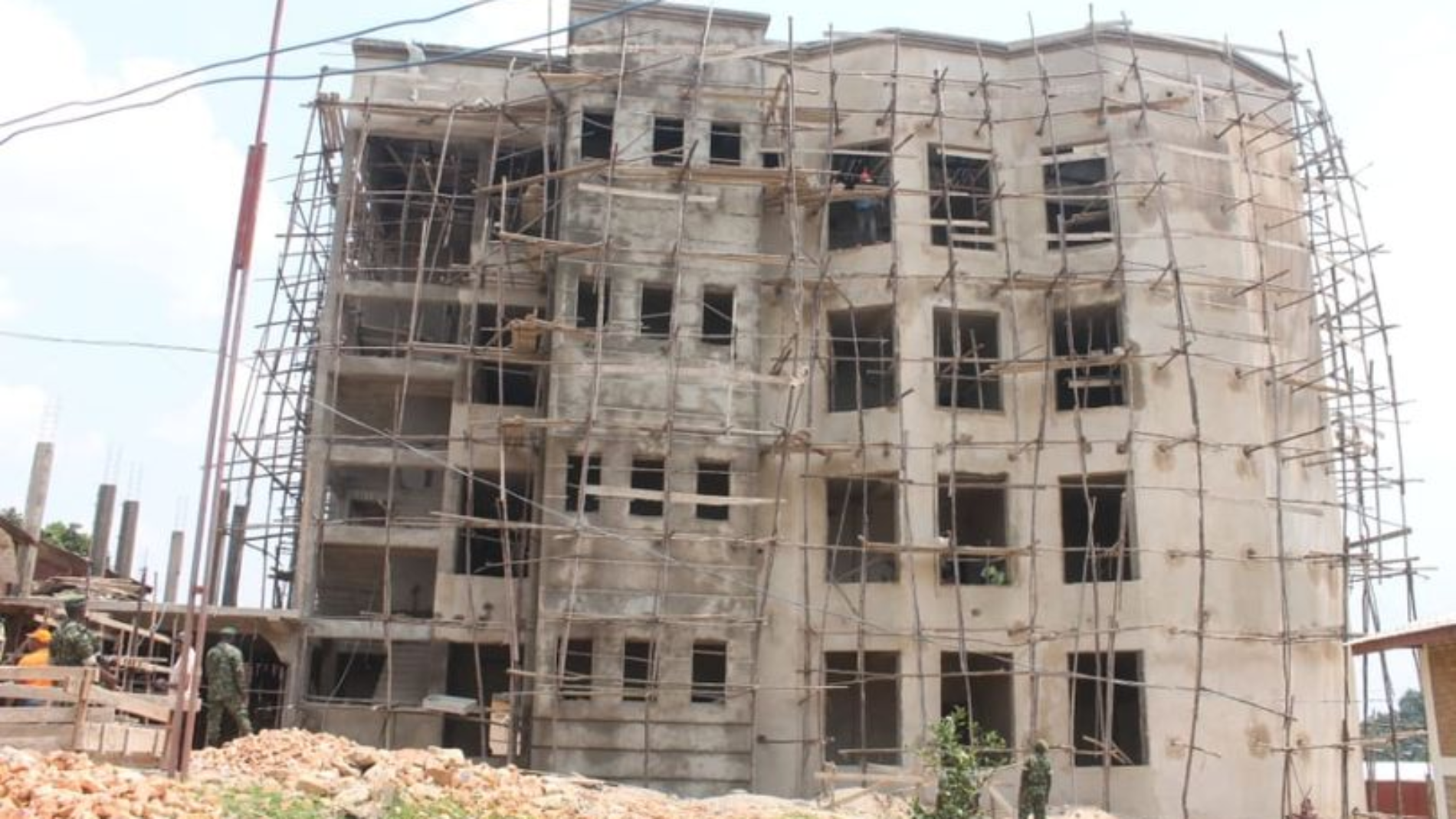Kayanza : le gouverneur compte sur les natifs pour construire des locaux servant de bureaux