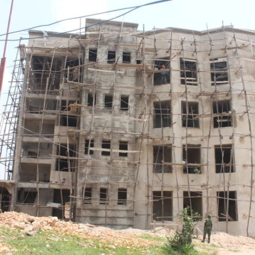 Kayanza : le gouverneur compte sur les natifs pour construire des locaux servant de bureaux