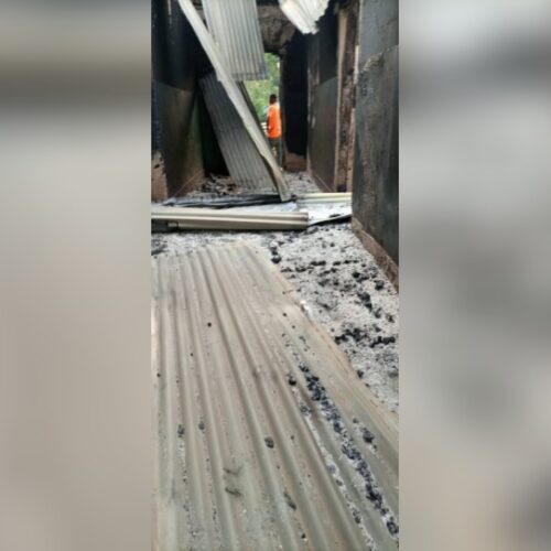 RDC (Ituri) : cinq personnes tuées et plus de 250 maisons incendiées à Irumu