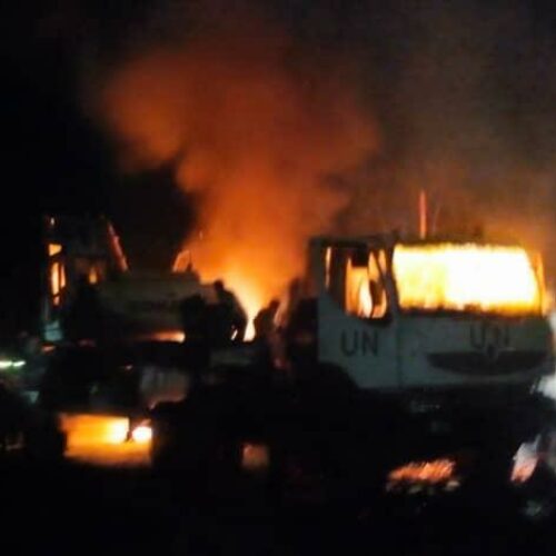 Nord-Kivu : deux casques bleus blessés et deux véhicules incendiés