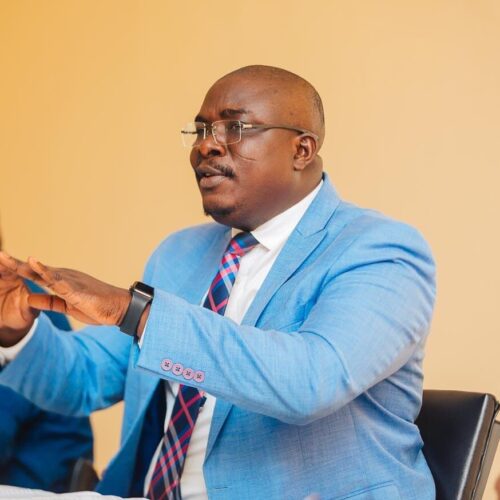 Mukaza : the rag burns between the administrator and the district council