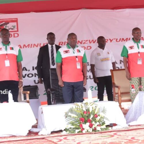 Burundi : le CNDD-FDD se restructure sans se fissurer
