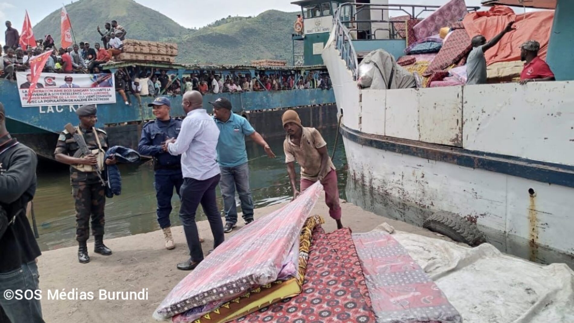 DRC (Kalehe) : the Prime Minister brought support to victims of the Kalehe floods