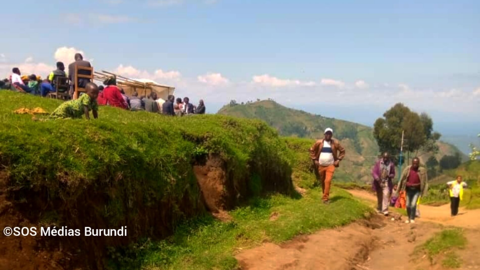 Masisi : les autorités détruisent les barrières érigées sur les routes menant vers Sake au grand bonheur des populations