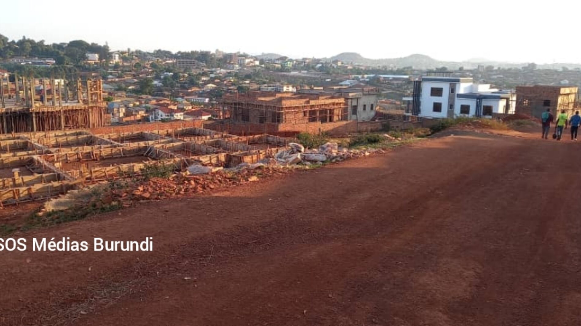 Gitega : en manque d&rsquo;électricité,les habitants du quartier Zege déplorent des pertes énormes