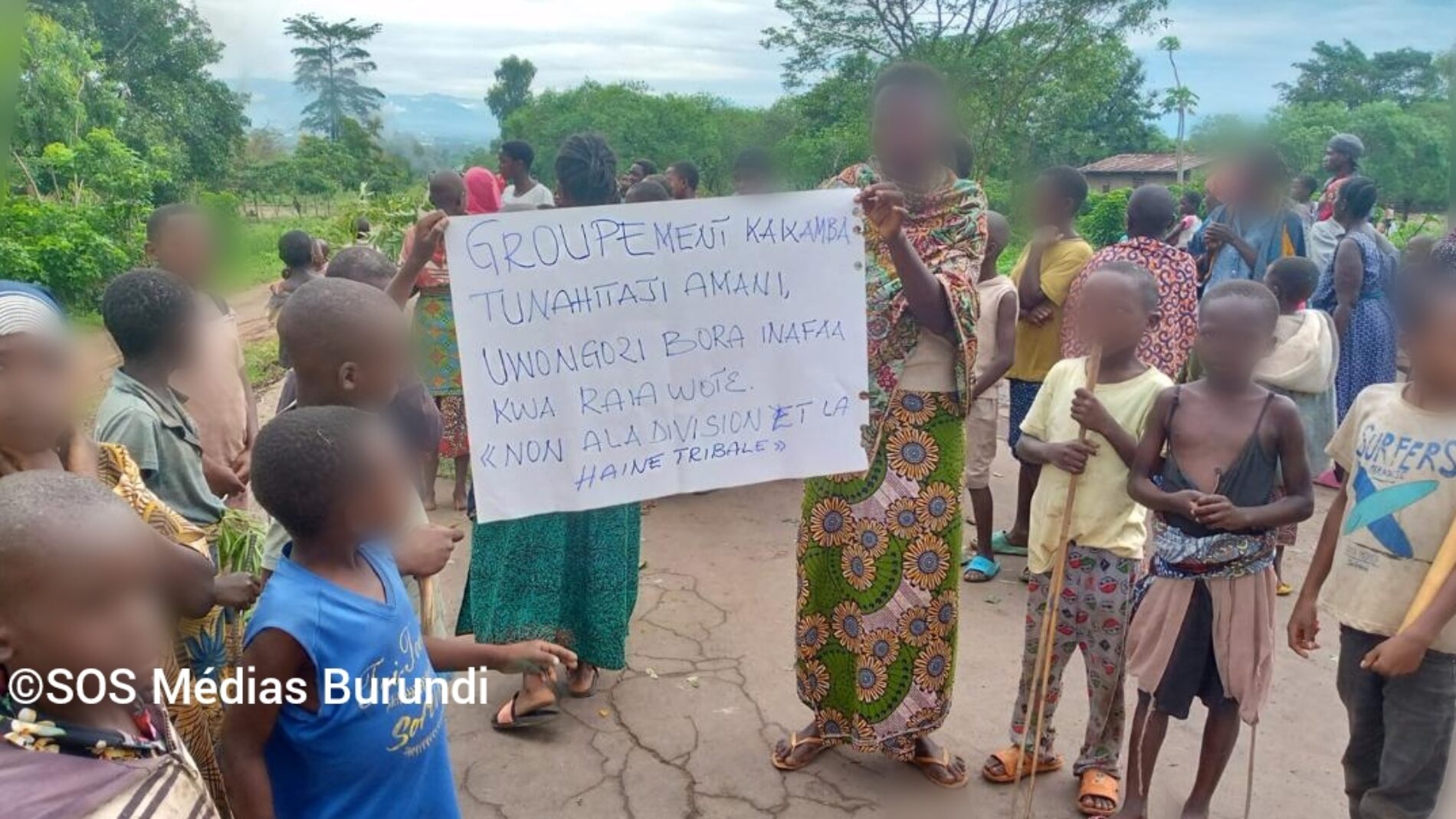 Bwegera (RDC) : manifestation de Congolais d&rsquo;origine burundaise sur la route Uvira-Bukavu