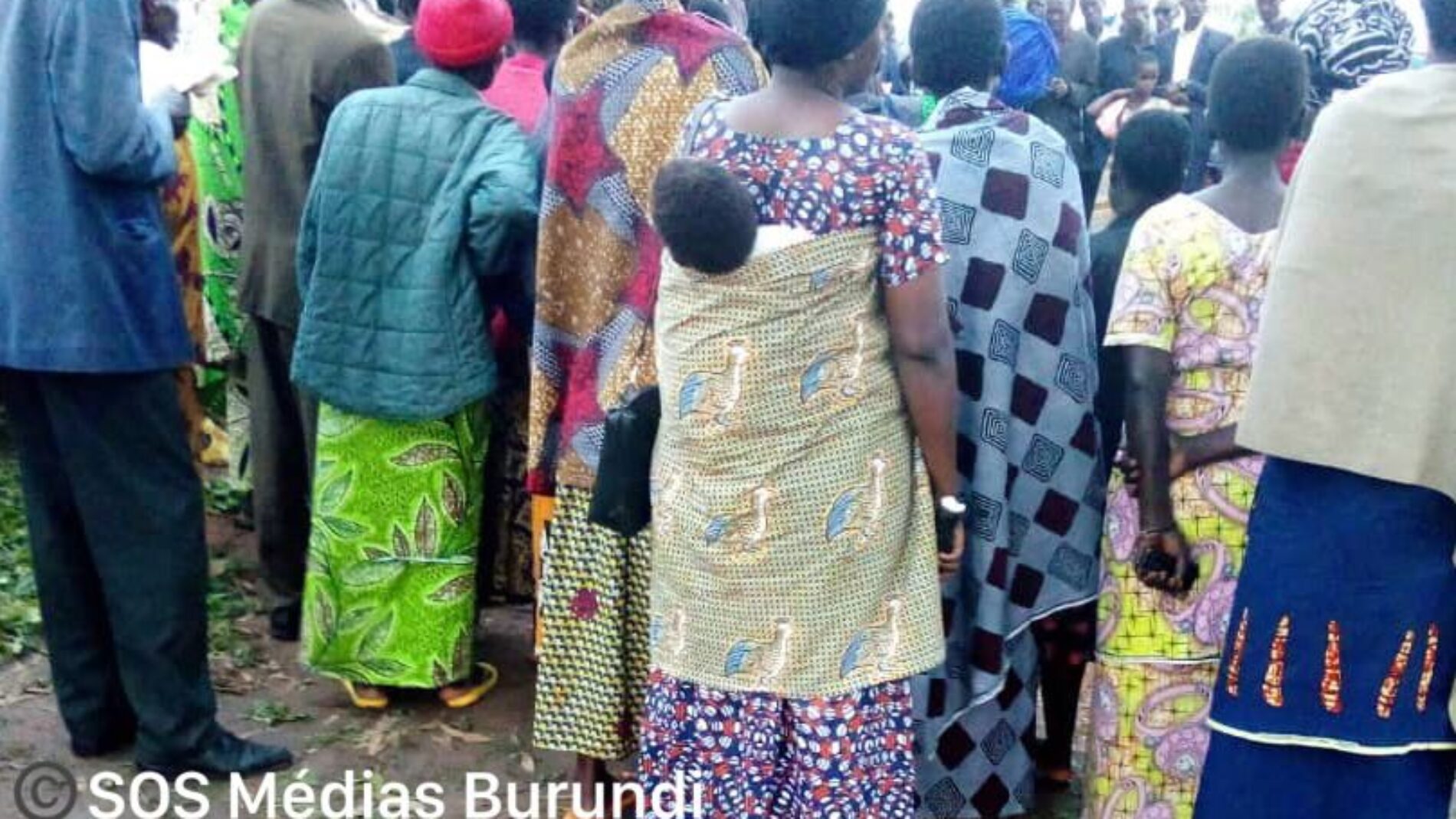 Photo de la semaine : un incendie ravage une famille de réfugiés burundais au camp de Mahama