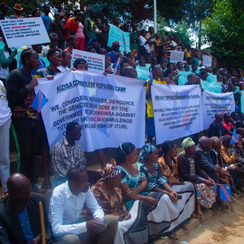 Rwanda : Congolese Tutsi refugees demonstrate against a probable genocide targeting them in the DRC