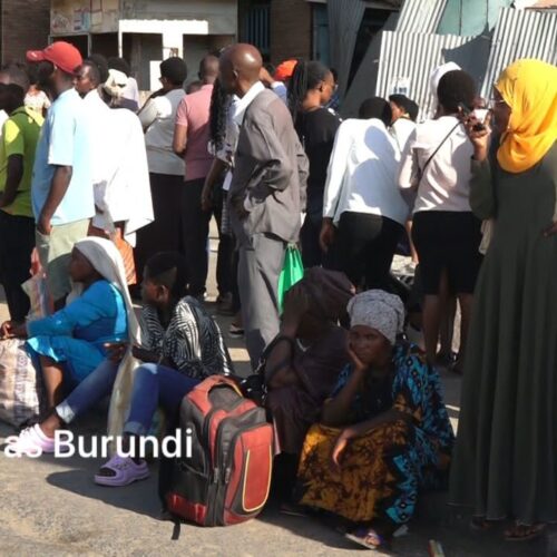 Bujumbura: walking as an alternative to the lack of public transport vehicles