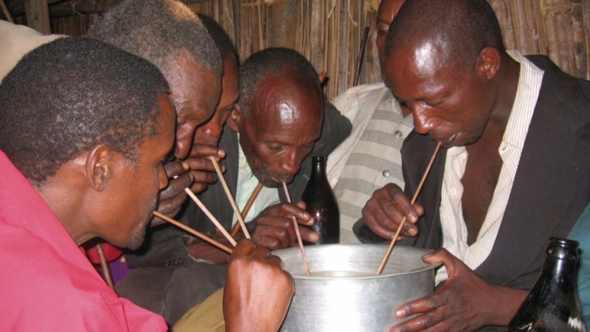 Bujumbura : grumbles from local sorghum beer sellers