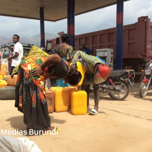 Kavimvira: Mamlaka ya Kongo imepiga marufuku uuzaji wa mafuta kwenye mpaka, jambo ambalo linazidi kuzima Bujumbura.