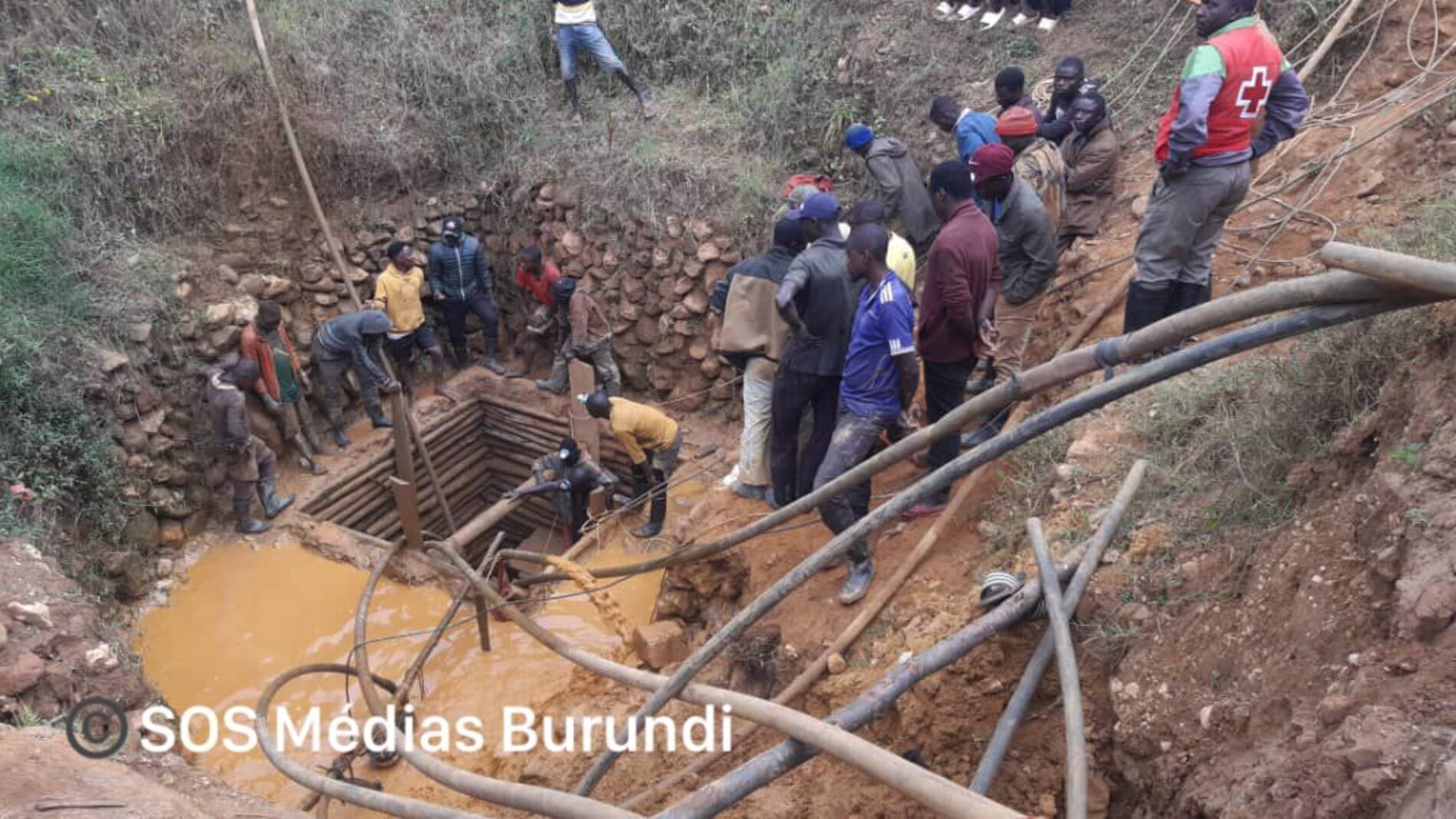 Mabayi : a gold miner missing and 15 others rescued from a pit on a mining site