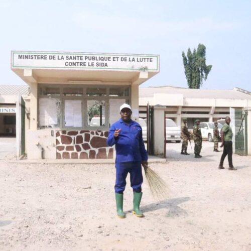 Photo of theweek : President Neva wants to transform all civil servants into street cleaners