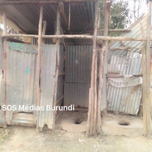 Bwagiriza: old and inadequate latrines endanger the health of nearly 8,000 Congolese refugees