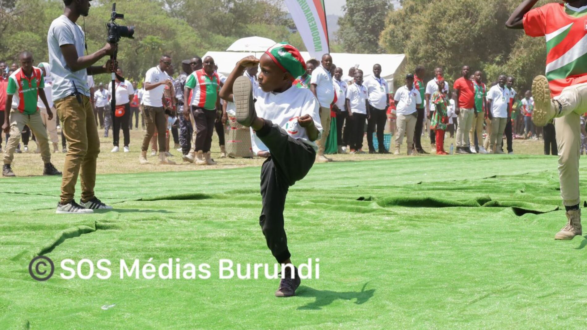 Photo de la semaine : le président Neva compte toujours sur les Imbonerakure pour développer le Burundi et le sécuriser