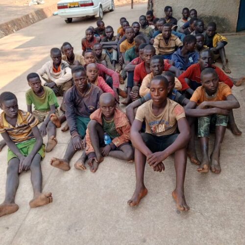 Tanzania-Burundi: Polisi wa Tanzania wawasafirisha zaidi ya Warundi 60, wengi wao wakiwa ni watoto wadogo