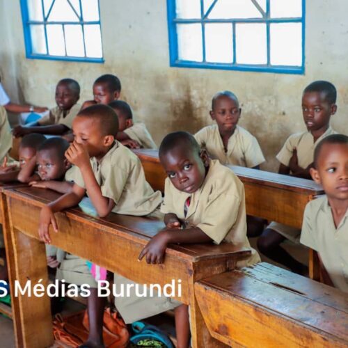 Photo of the week : glaring lack of chalks and books for teachers and pupils