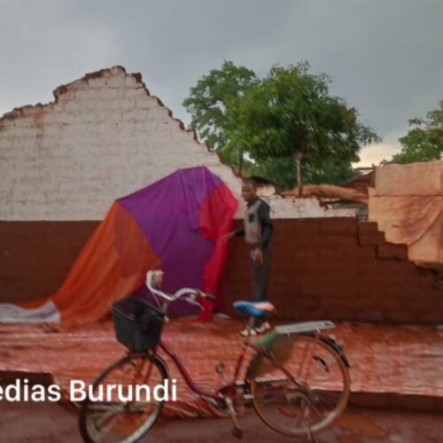 Nduta (Tanzanie) : une quarantaine de maisons emportées par les pluies diluviennes