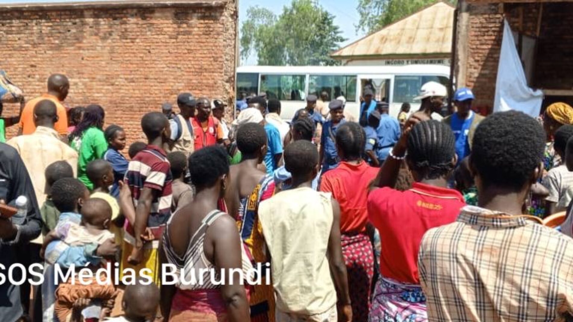 Photo of the week : Congolese refugees from Rugombo reject their transfer to Giharo