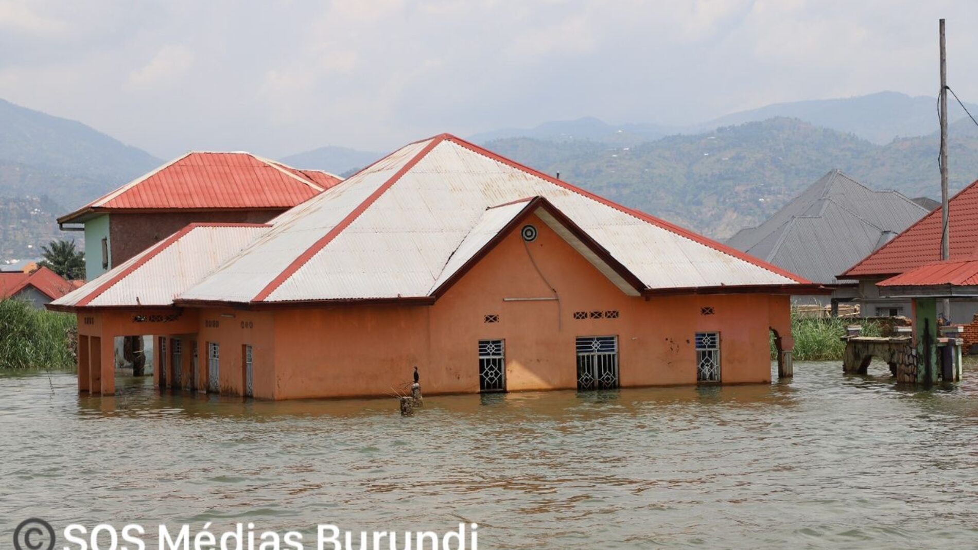 Pollution of Lake Tanganyika : the uncontrolled extraction of construction materials is a cause for concern