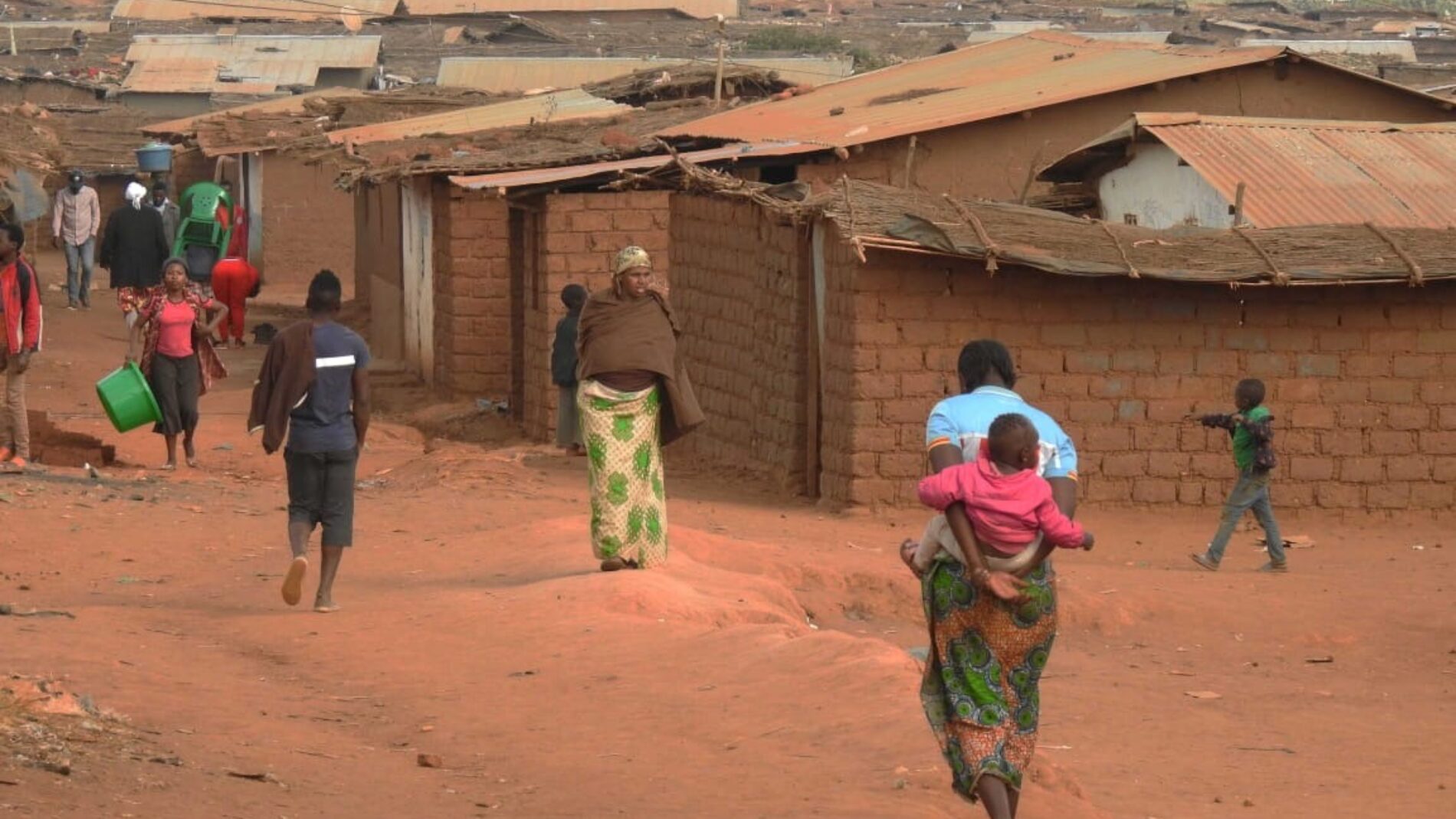 Malawi : three refugee women, including a Burundian woman, accuse a police officer of sexual harassment and rape